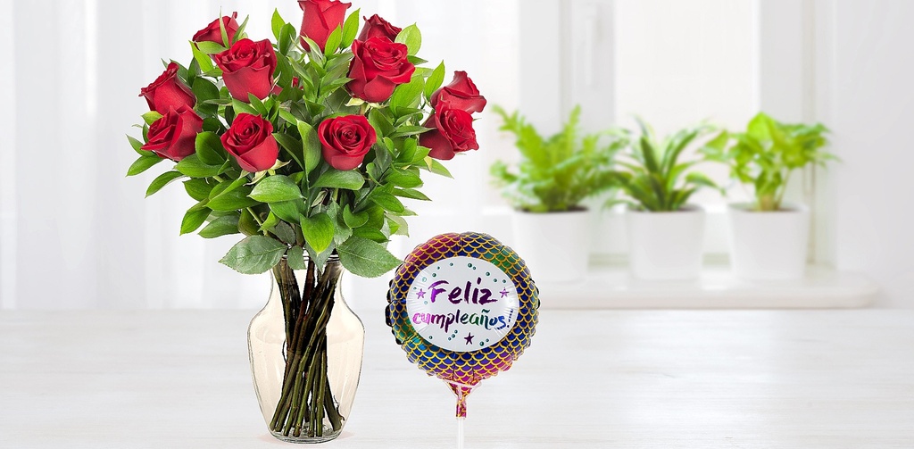 Pack Rosas Rojas 12 Varas Importadas Junto Con Un Globo Feliz Cumpleaños.